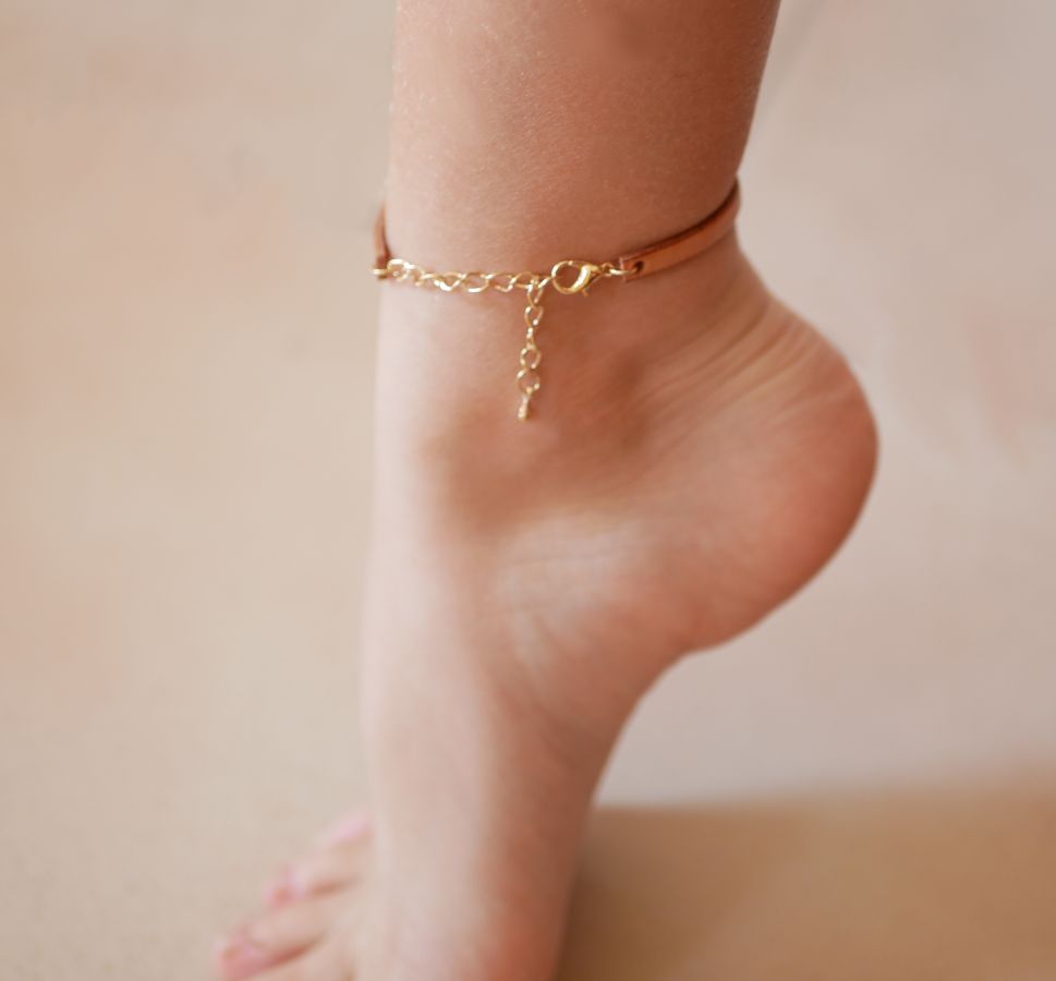 Fine leather anklet to be personalized by engraving