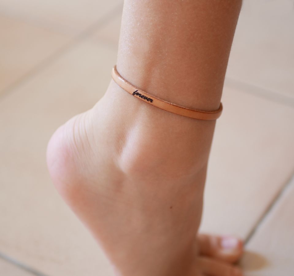 Fine leather anklet to be personalized by engraving