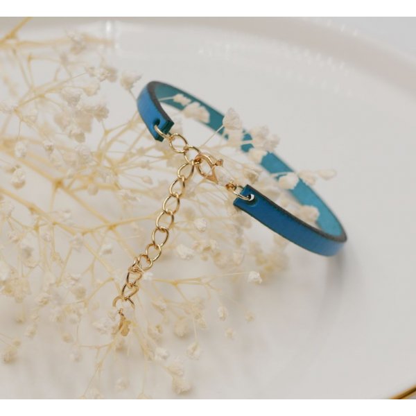 Leather bracelet woman to personalize by engraving with gold chain