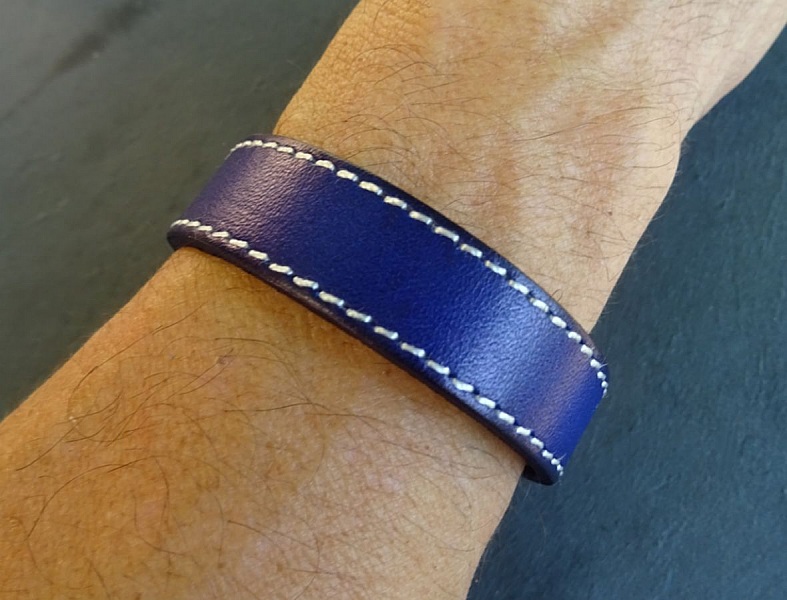 Leather bracelet blue couture to customize