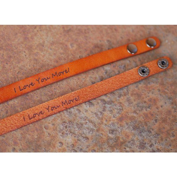 Mixed camel engraved leather strap with snap fasteners