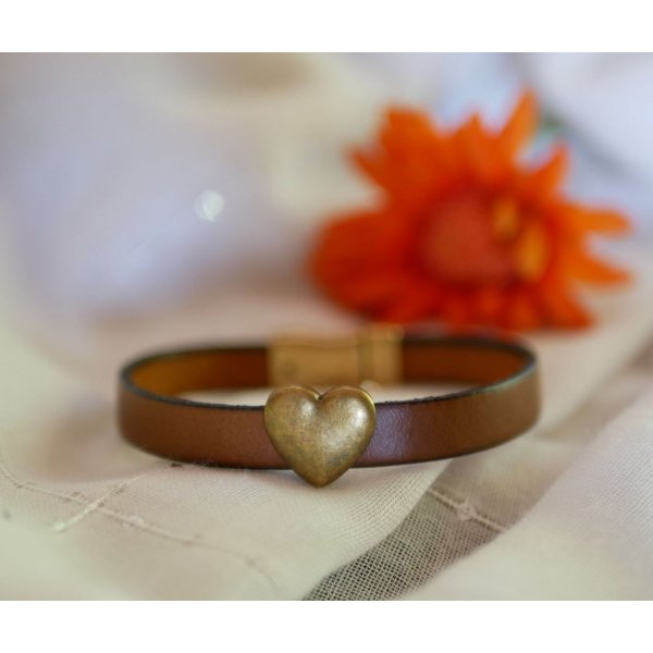 Customizable leather strap with aged bronze heart 