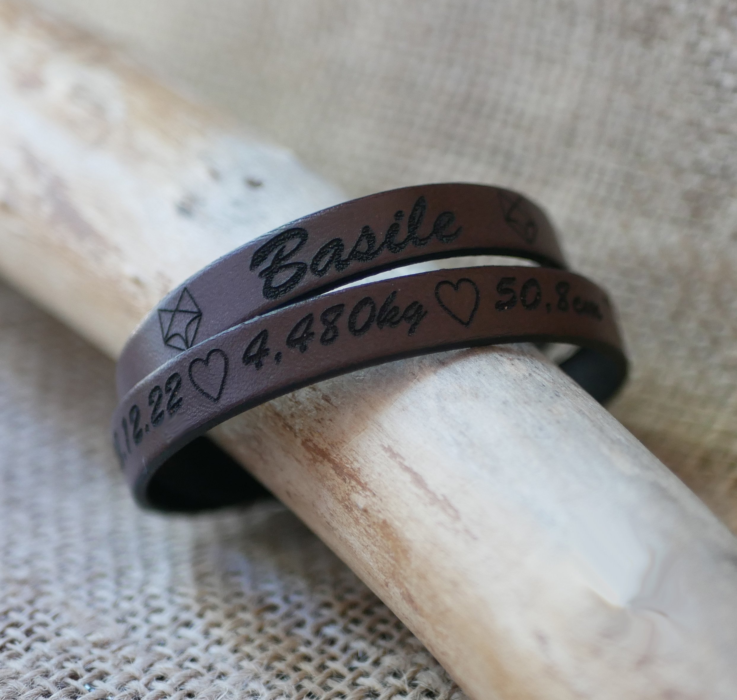 Leather bracelet double turns man or woman customizable by engraving