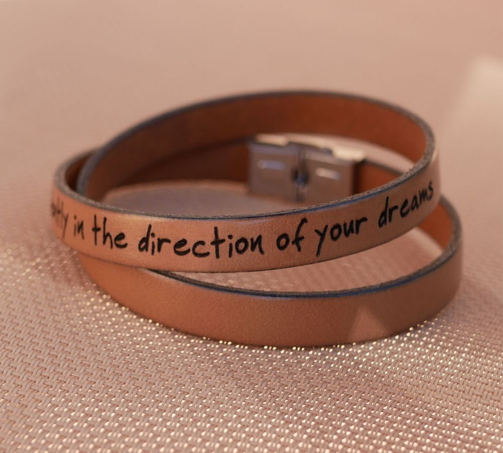 Leather bracelet for men customizable by engraving