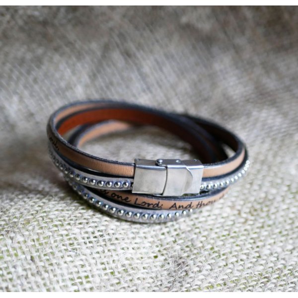 Double engraved leather bracelet with silver beads customizable