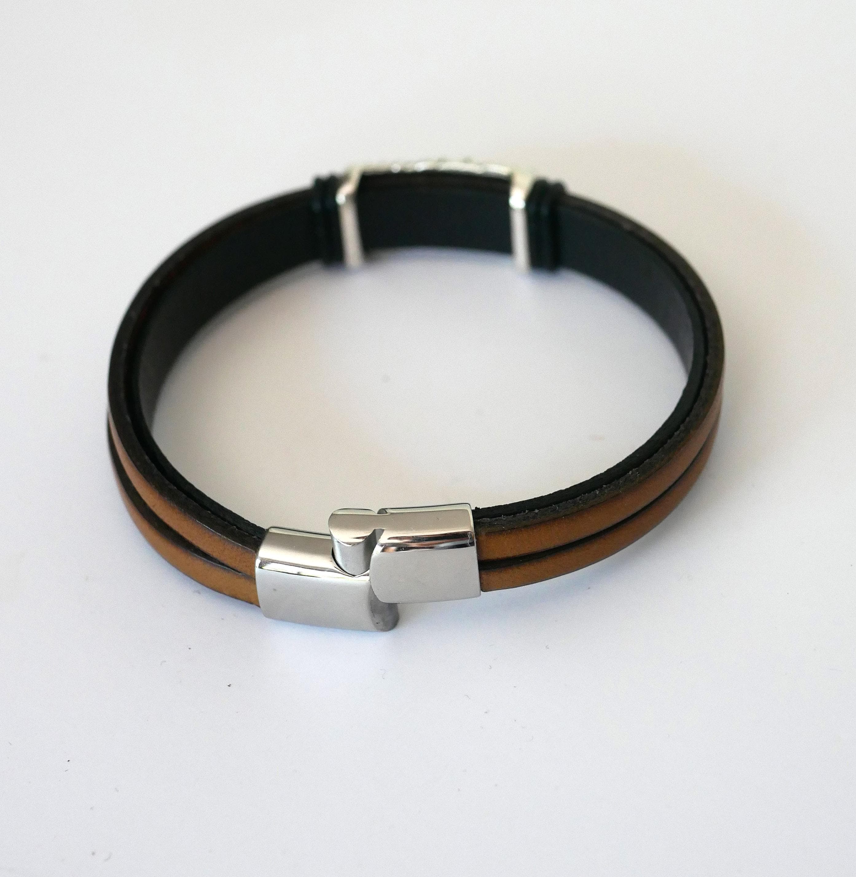 Fawn leather bracelet with braided metal lining and magnetic clasp