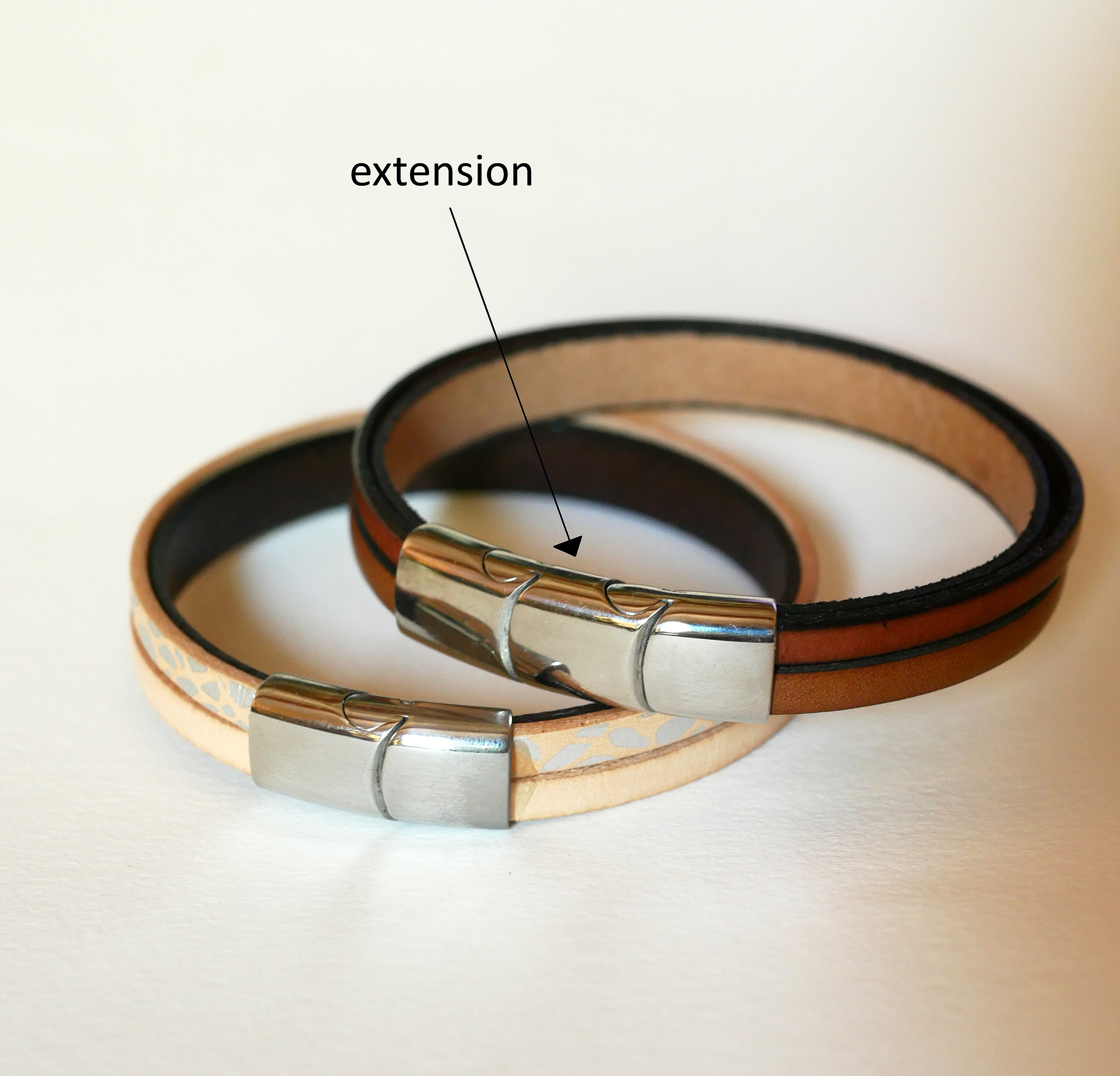 Fawn leather bracelet with braided metal lining and magnetic clasp