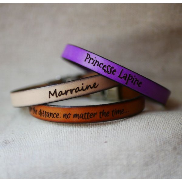 Leather bracelet woman gold clasp personalized by engraving 