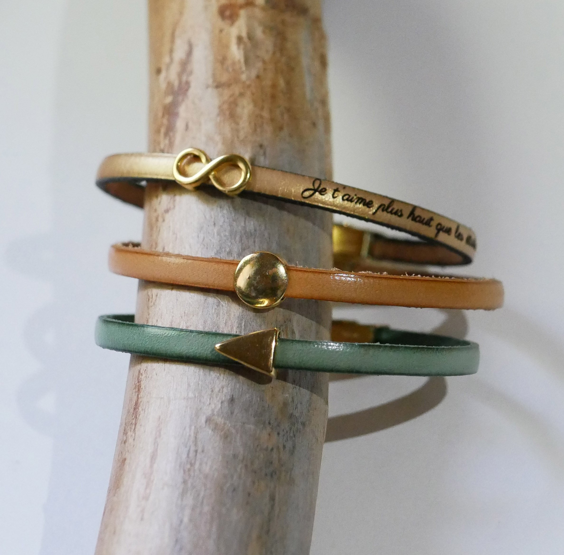 Women's leather bracelet with gold buckle of your choice to customize