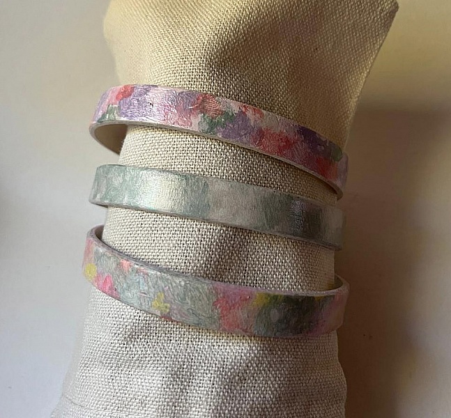 Bracelets en cuir blanc peints à la main uniques 