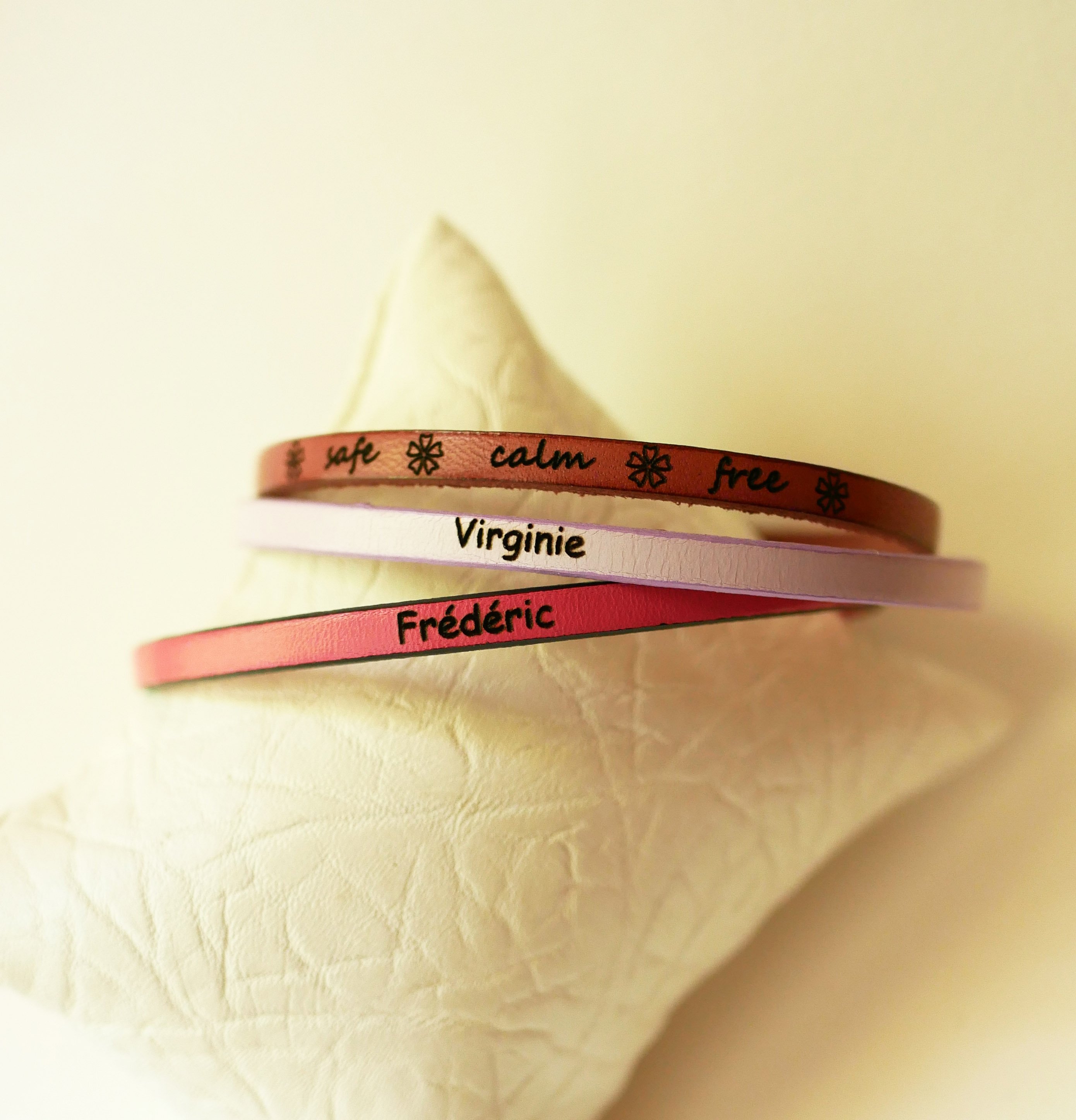 Fine leather strap with adjustable gold clasp, customizable by engraving 