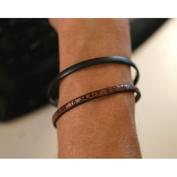 Leather bracelet customizable by engraving woman or man