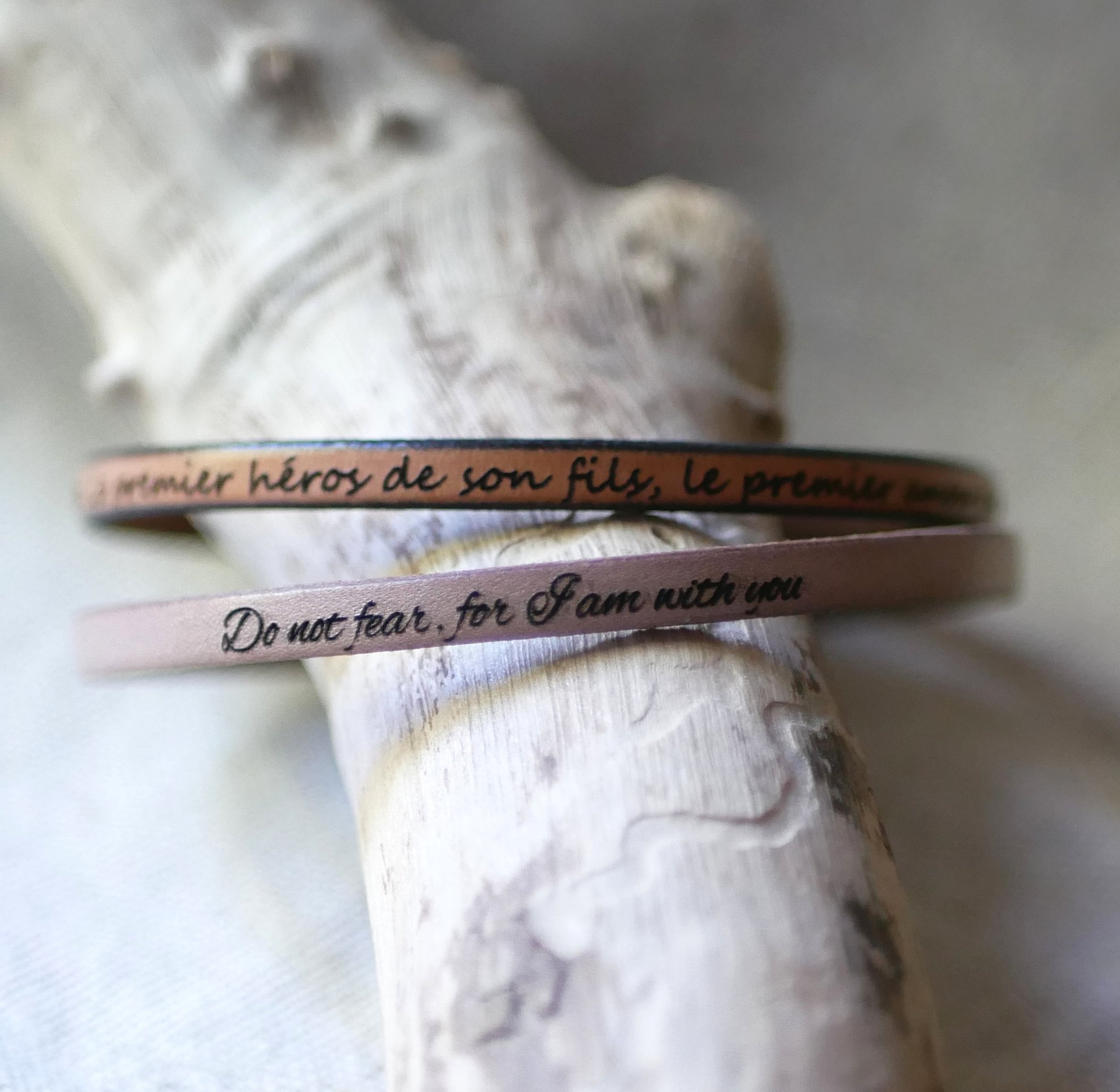 Leather bracelet customizable by engraving woman or man