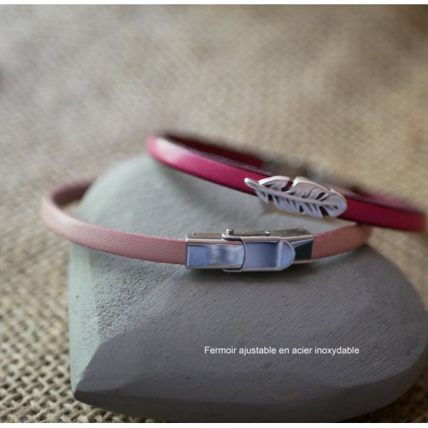 Leather girl bracelet with feather to personalize by engraving 