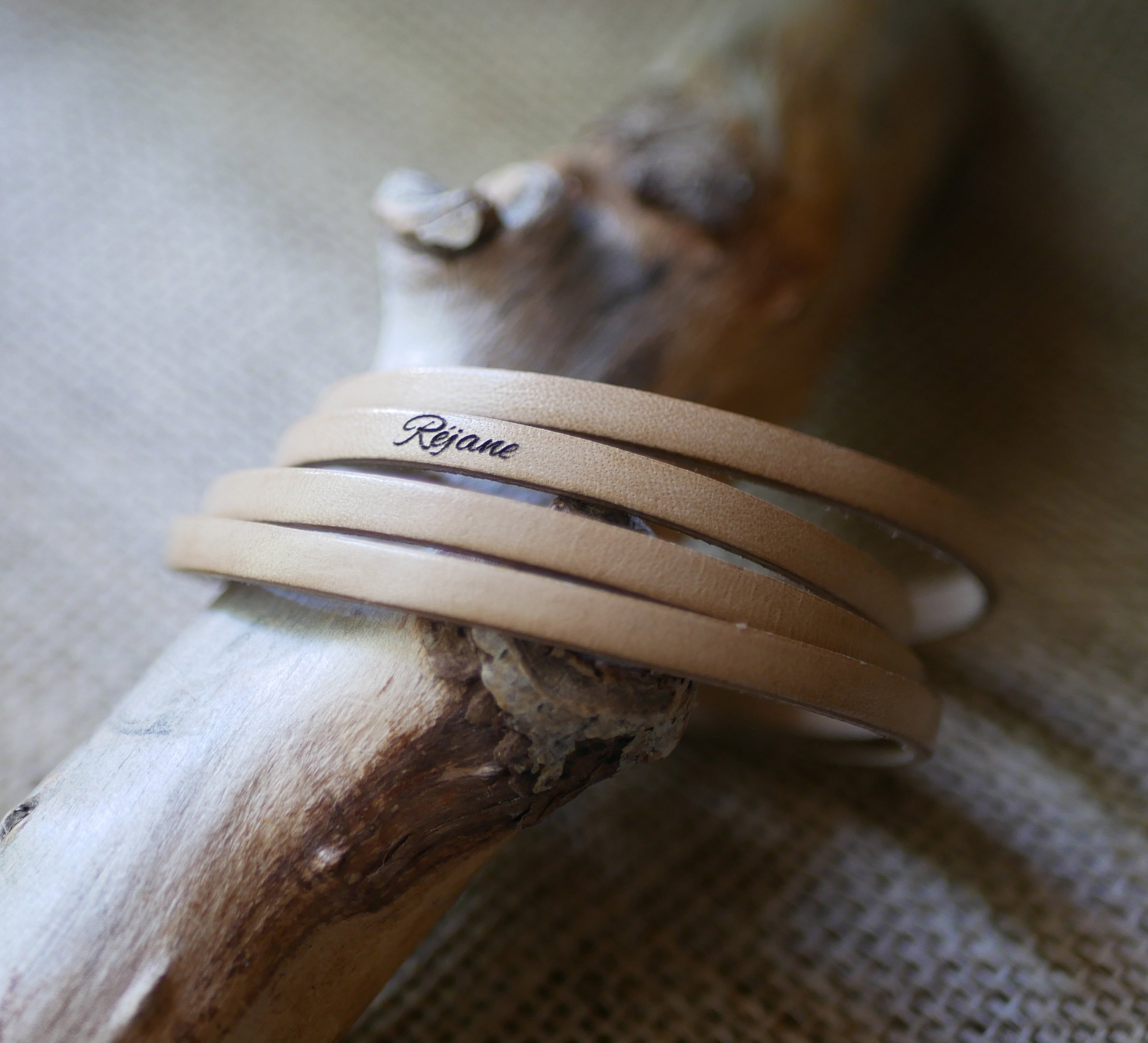 4-turn leather bracelet personalized by engraving