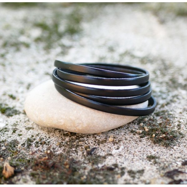 Fine leather 5-turn bracelet for men or women engraved with first names