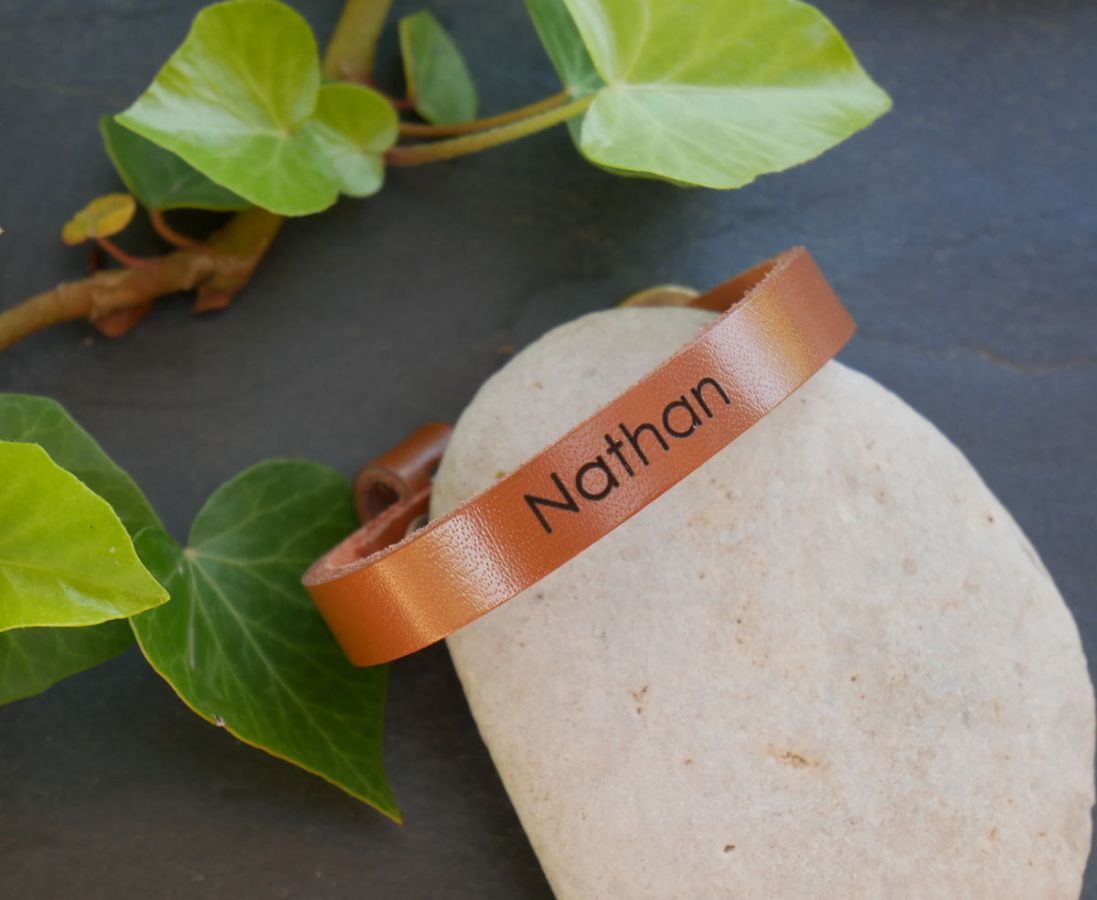 Engraved leather bracelet single turn to personalize mixed adult child