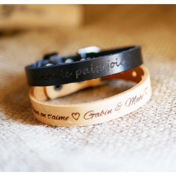 Engraved leather bracelet with silver buckle to be personalized by engraving