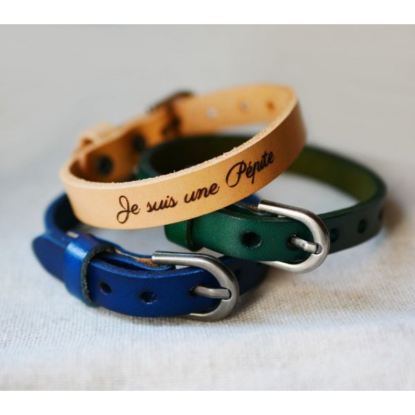 Engraved leather bracelet with silver buckle to be personalized by engraving