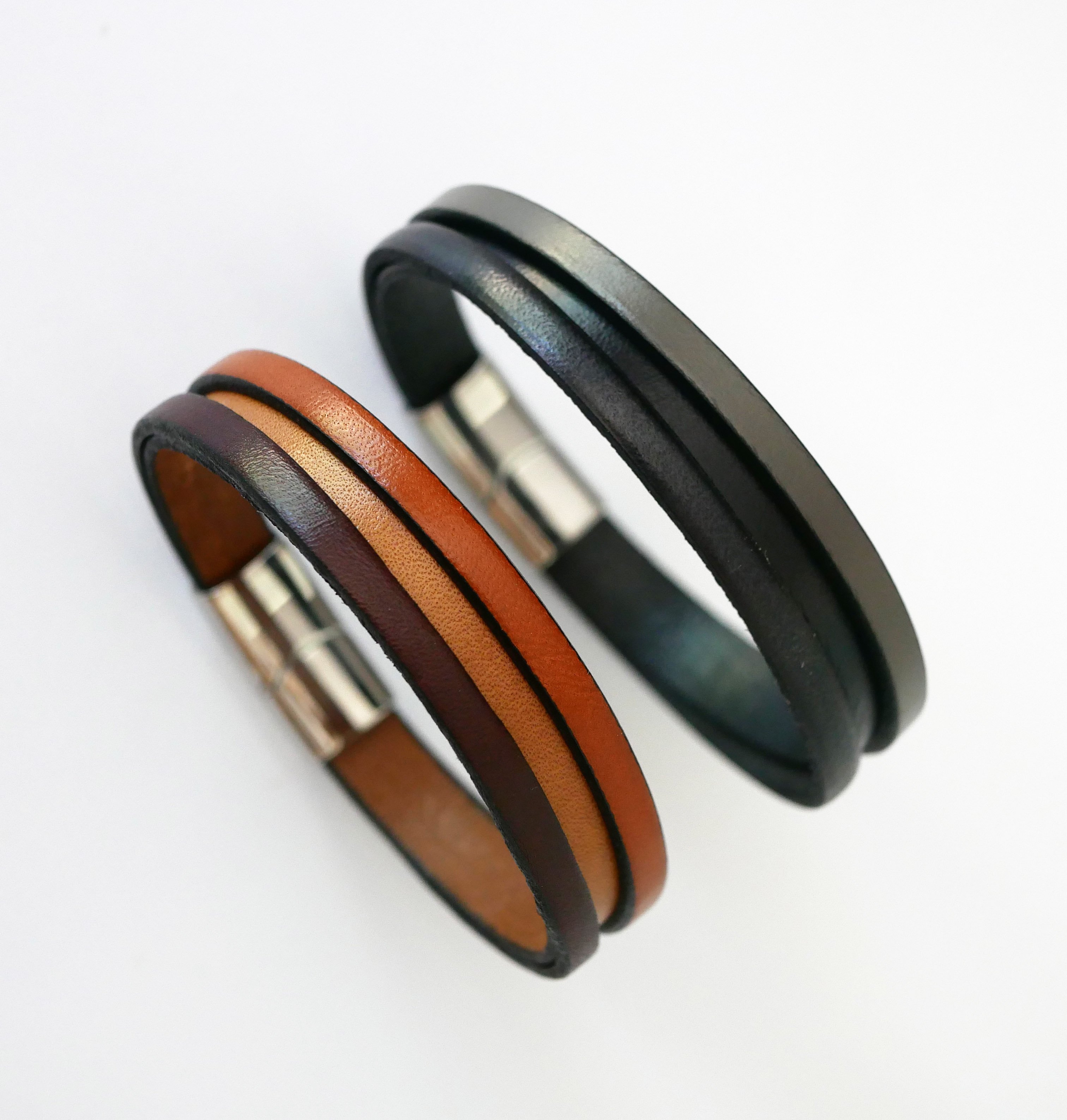 Two-tone men's leather bracelet with hidden engraved message