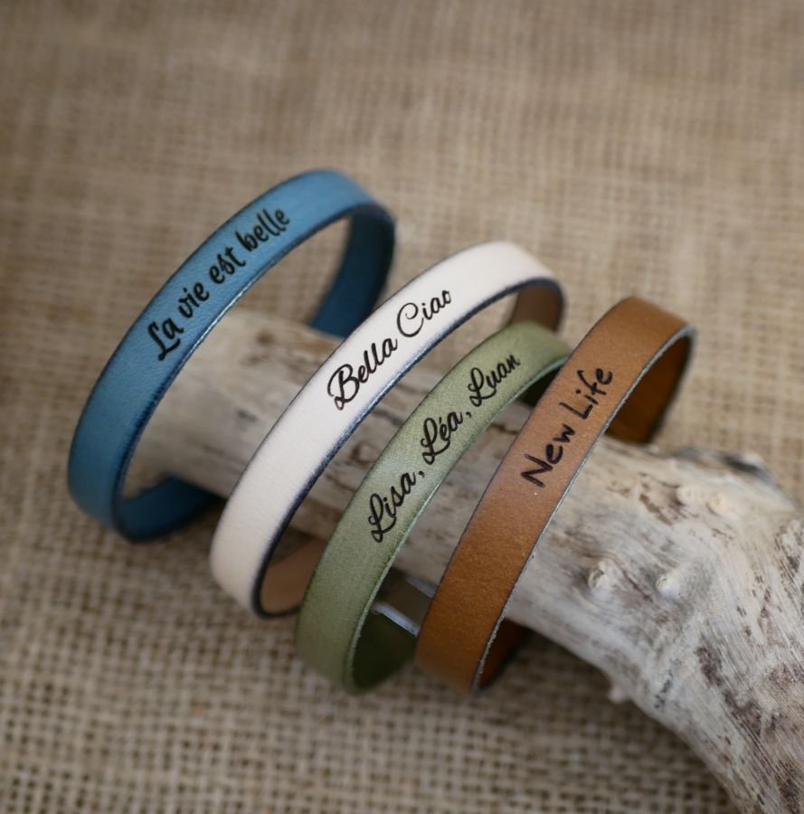 Mixed leather bracelet engraved T clasp color choice
