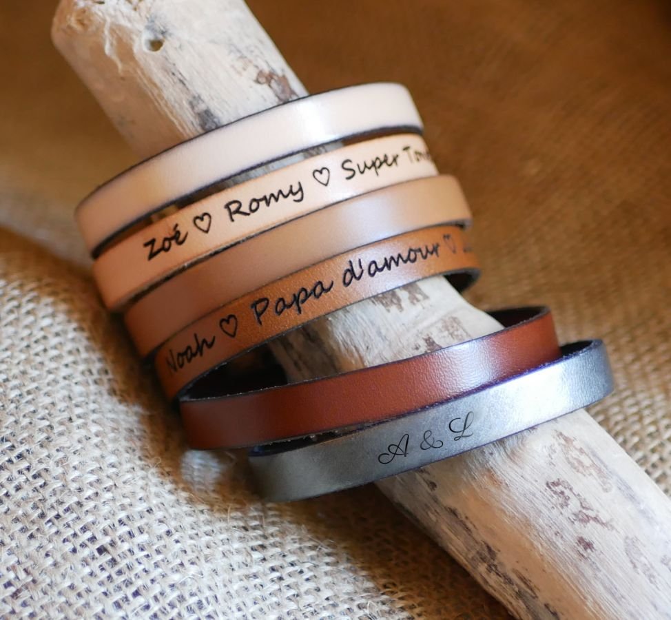 Mixed leather bracelet engraved T clasp color choice