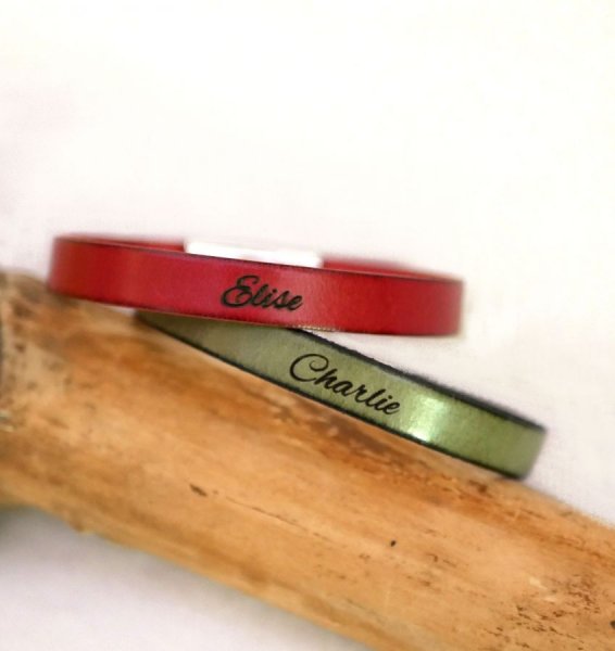 Mixed leather bracelet engraved T clasp color choice