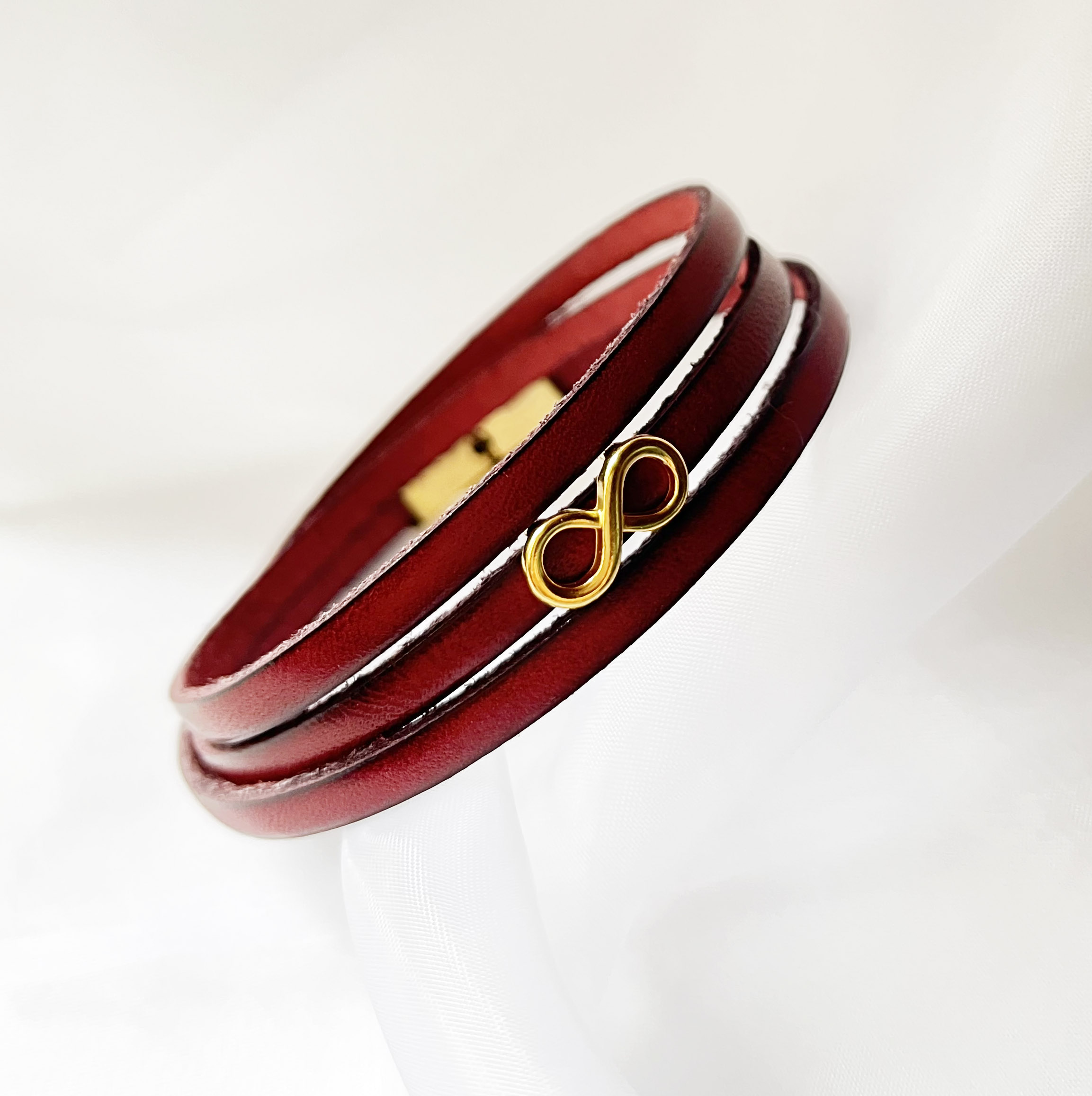 Bracelet cuir multi-tours personnalisable décor doré infini ou plume 