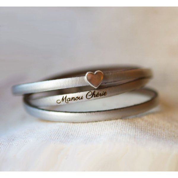 Customizable multi-turn leather strap with star, infinity or heart motif 