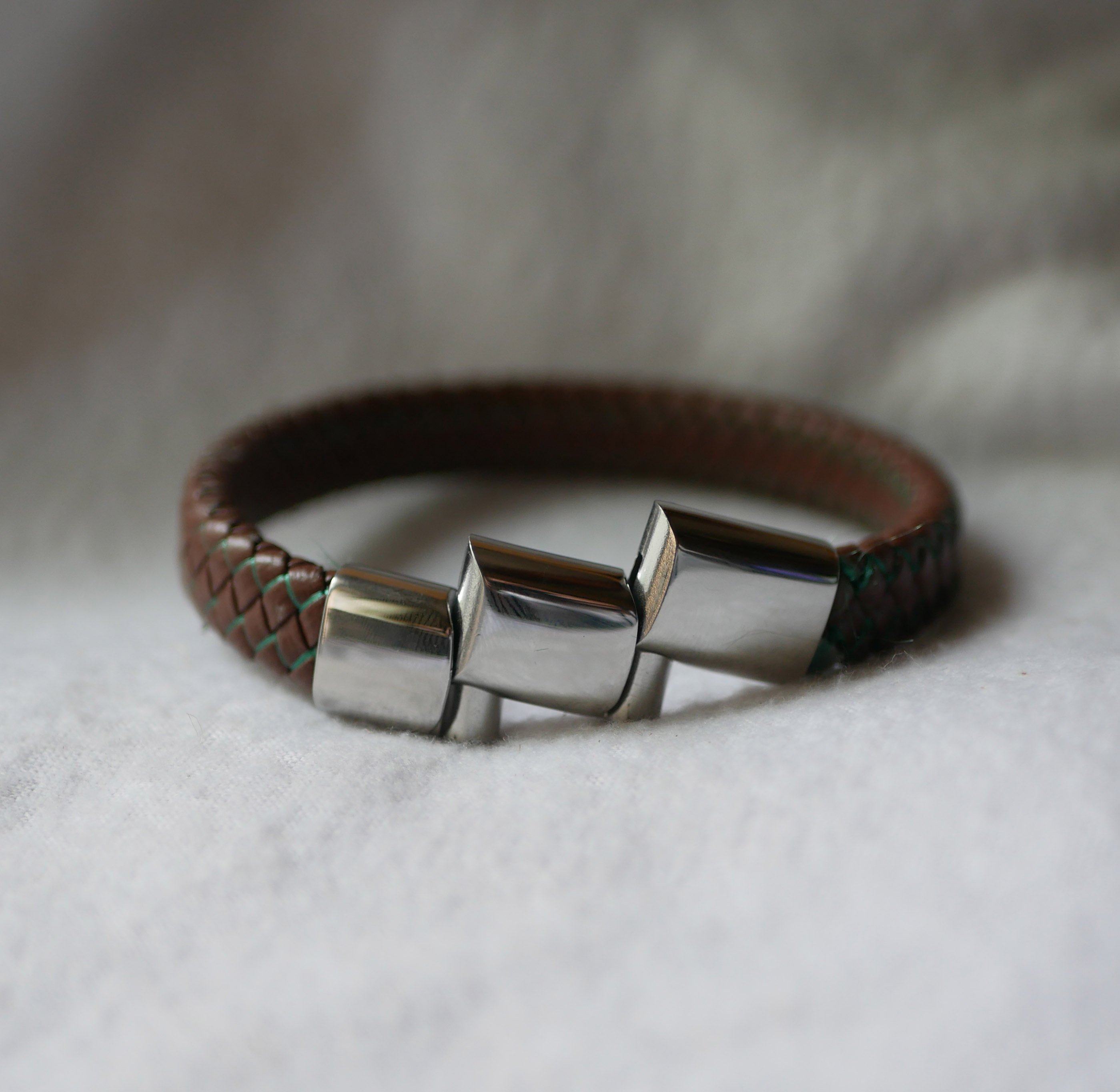 Black leather bracelet with Celtic knot and magnetic steel clasp