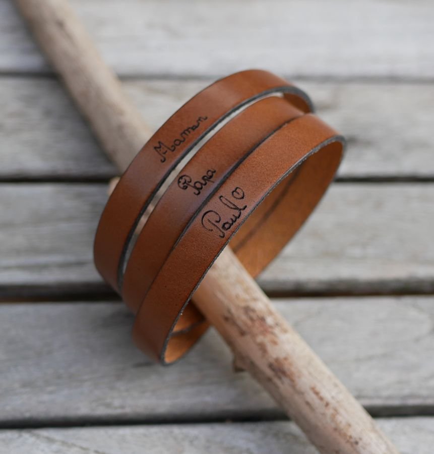 Customizable leather strap with single, double or triple turn handwriting engraving