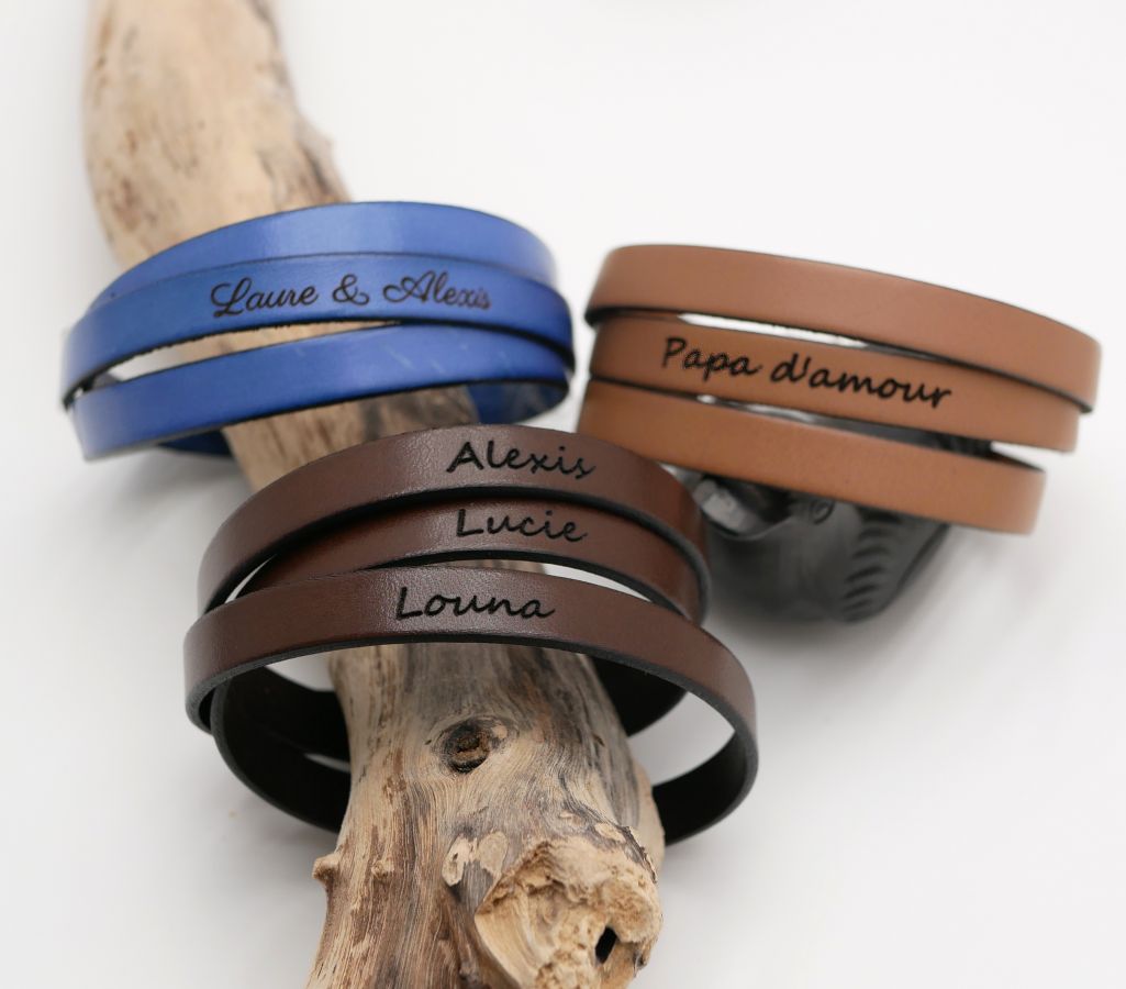 Leather bracelet triple turns man or woman to customize adjustable clasp