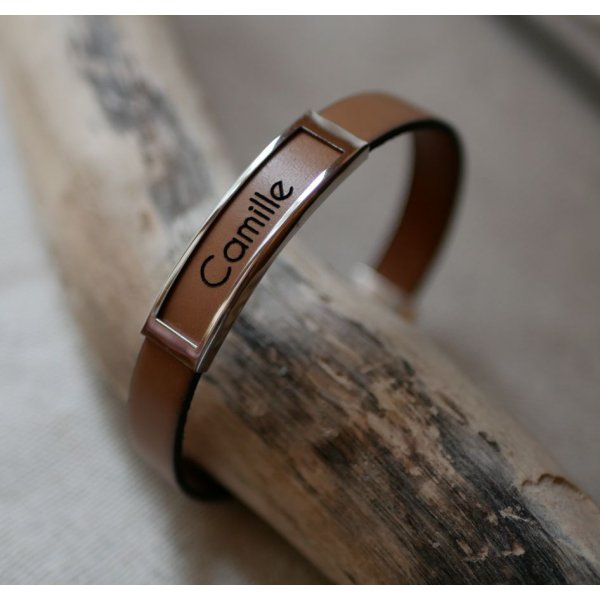Leather strap with stainless steel frame engraved with a first name or a word 