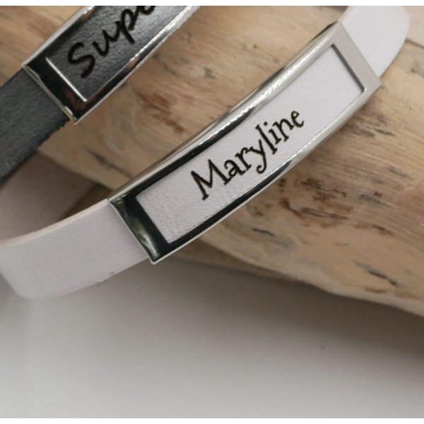 Leather strap with stainless steel frame engraved with a first name or a word 