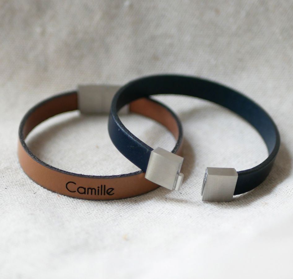 Leather bracelet to customize by engraving elegant magnetic clasp
