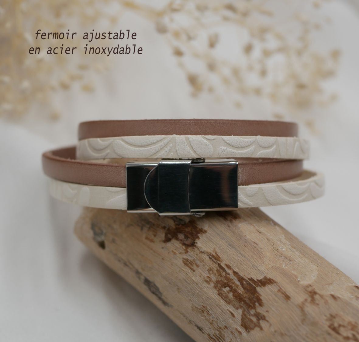 Double white leather bracelet with relief and color of your choice to be personalized by engraving