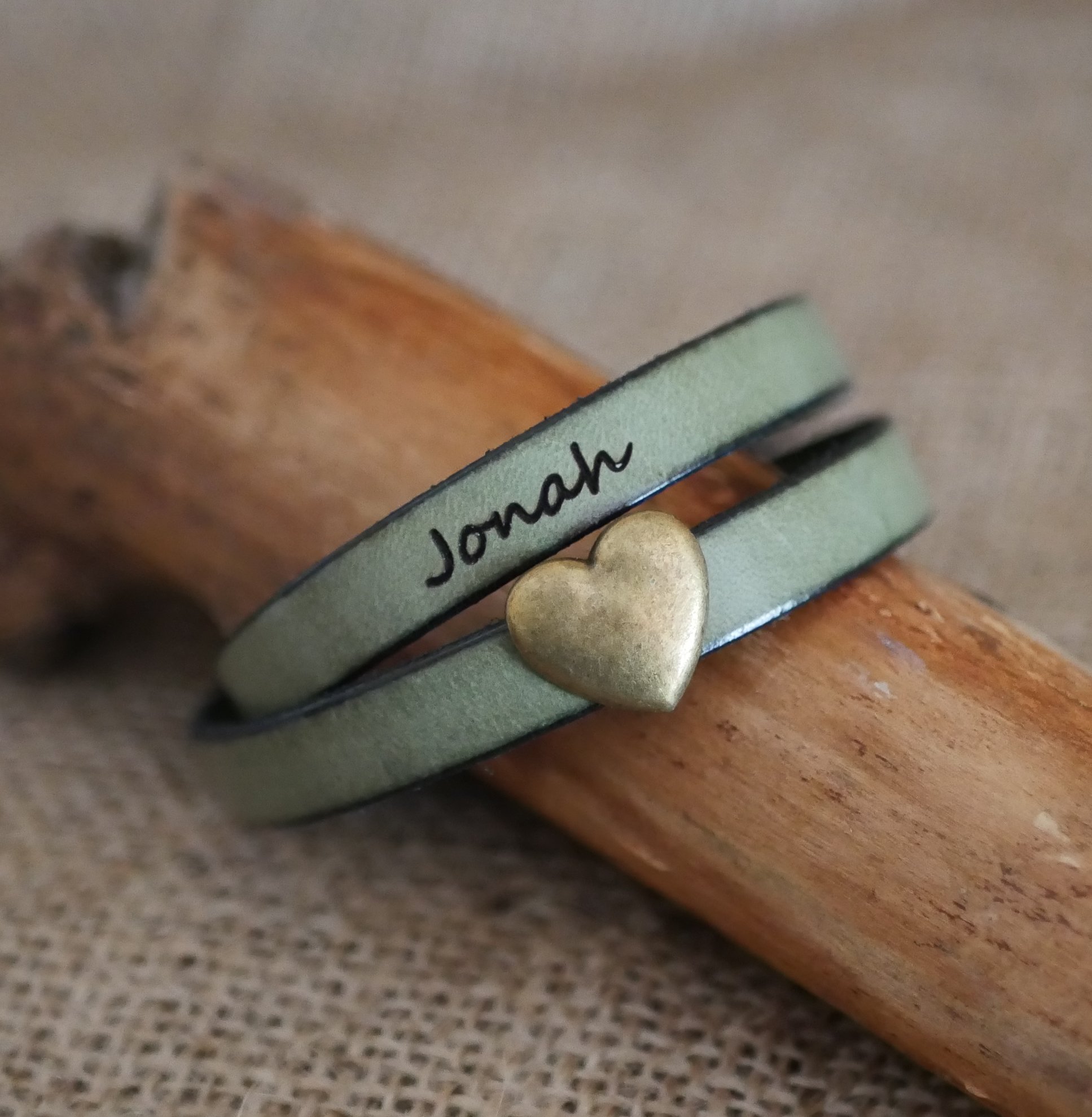 Double leather bracelet and bronze heart, possible engraving of your words