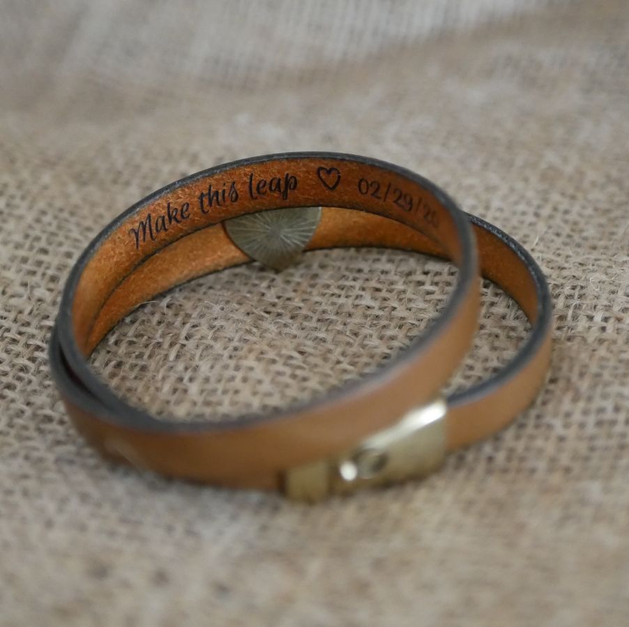 Double leather bracelet and bronze heart, possible engraving of your words