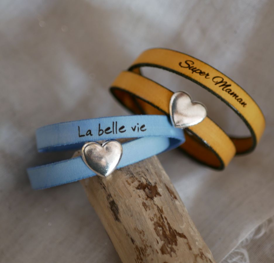 Double leather bracelet with silver heart design, possibility to engrave your words