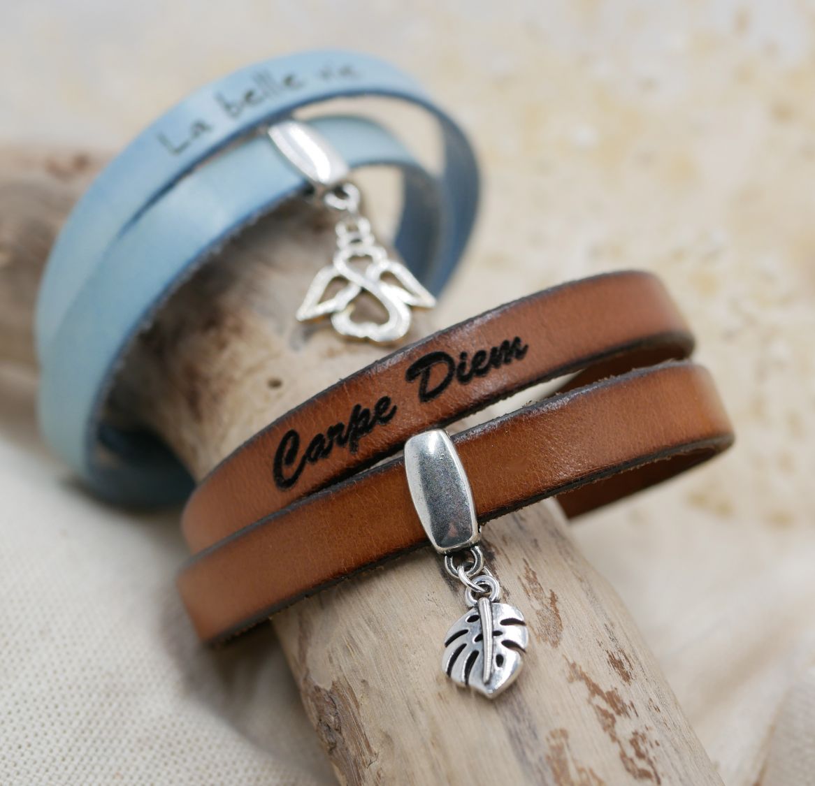 Customized double leather bracelet to engrave with your choice of pendant