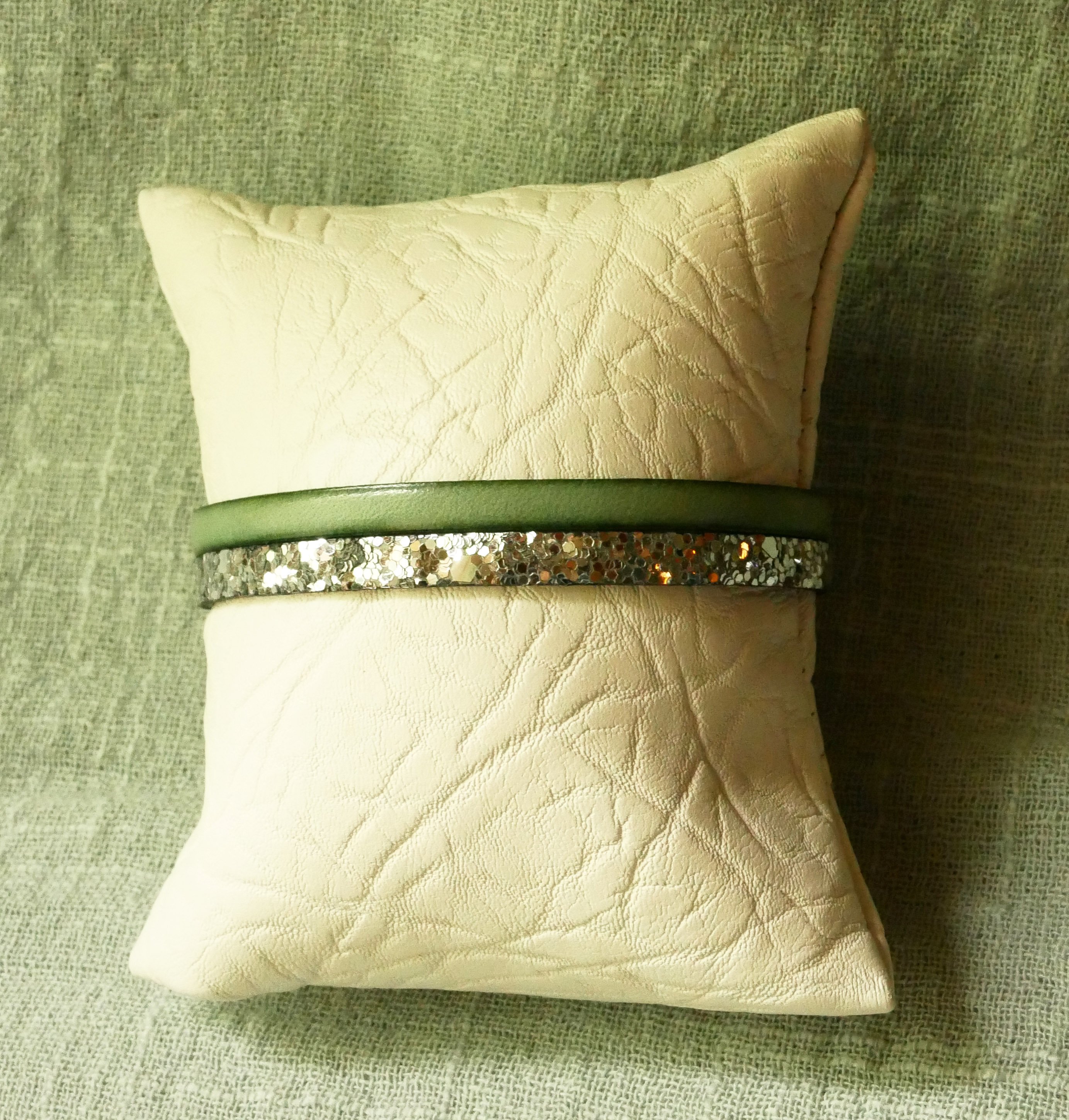 Leather duo bracelet in silver and choice of colors