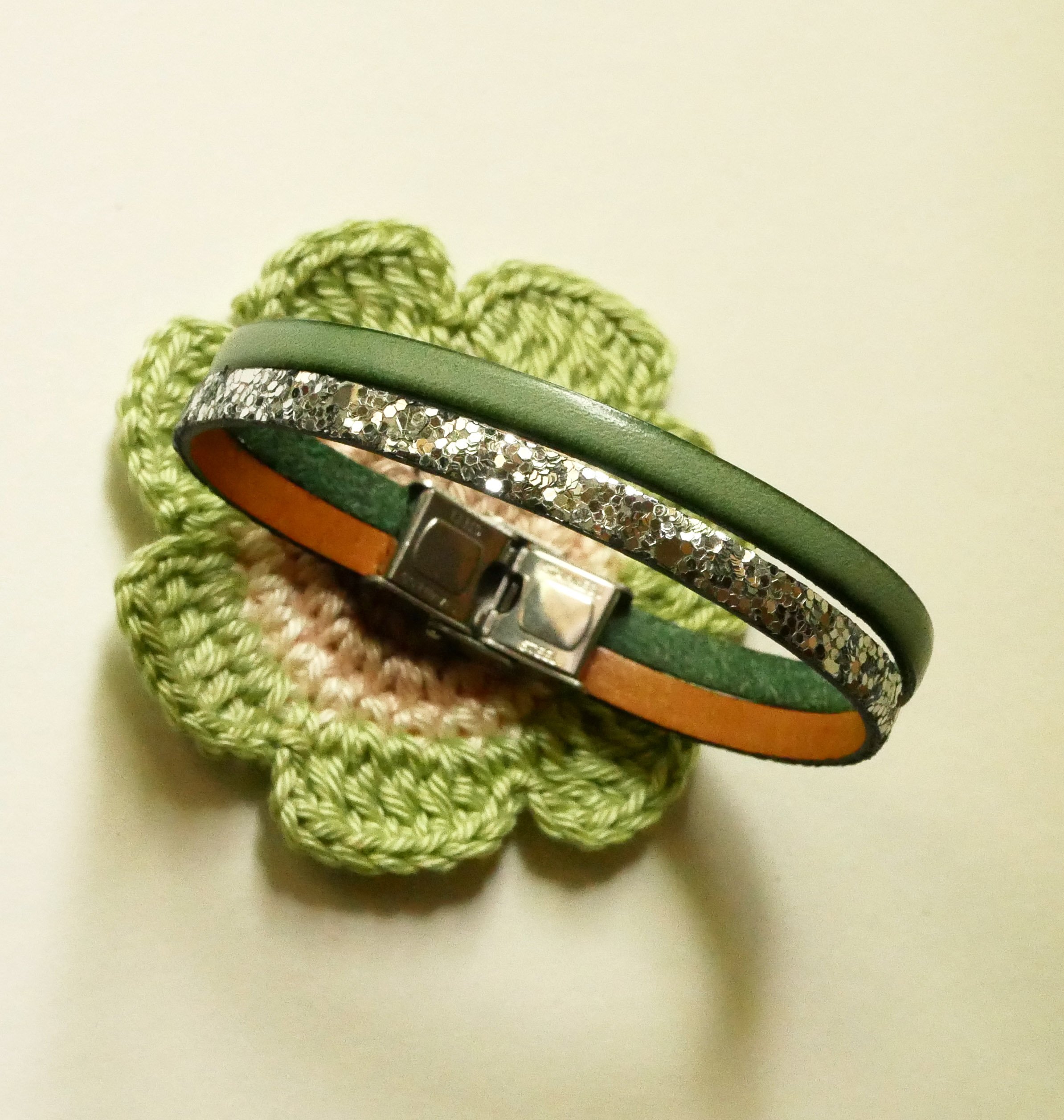 Leather duo bracelet in silver and choice of colors