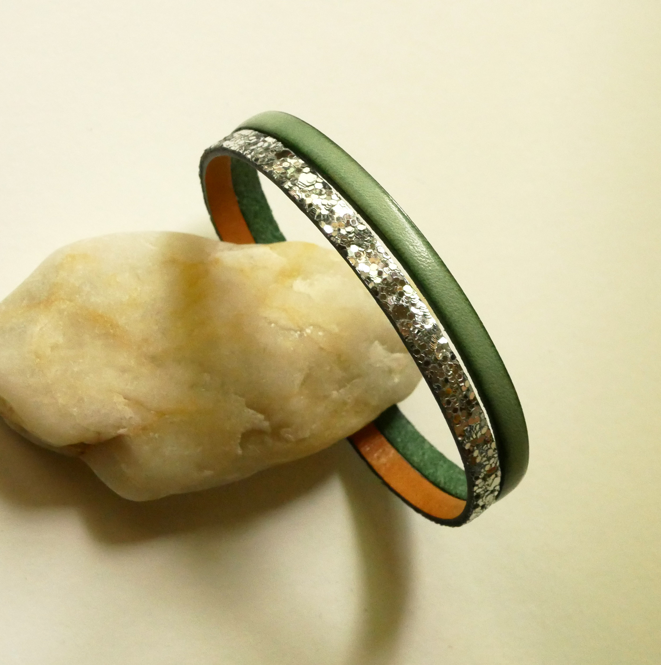Leather duo bracelet in silver and choice of colors