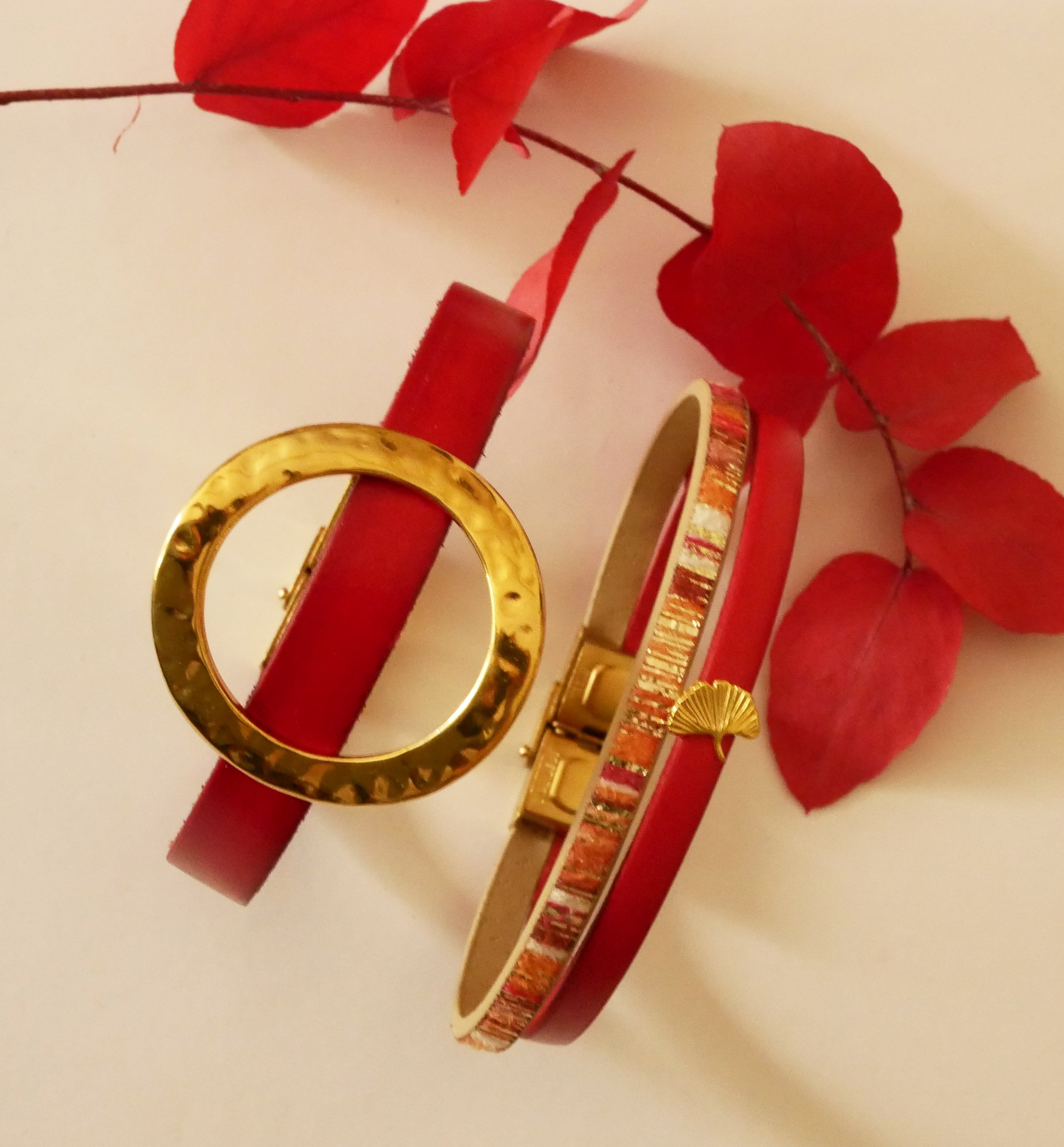 Rouget leather duo bracelet with golden glitter and Gingko decoration  