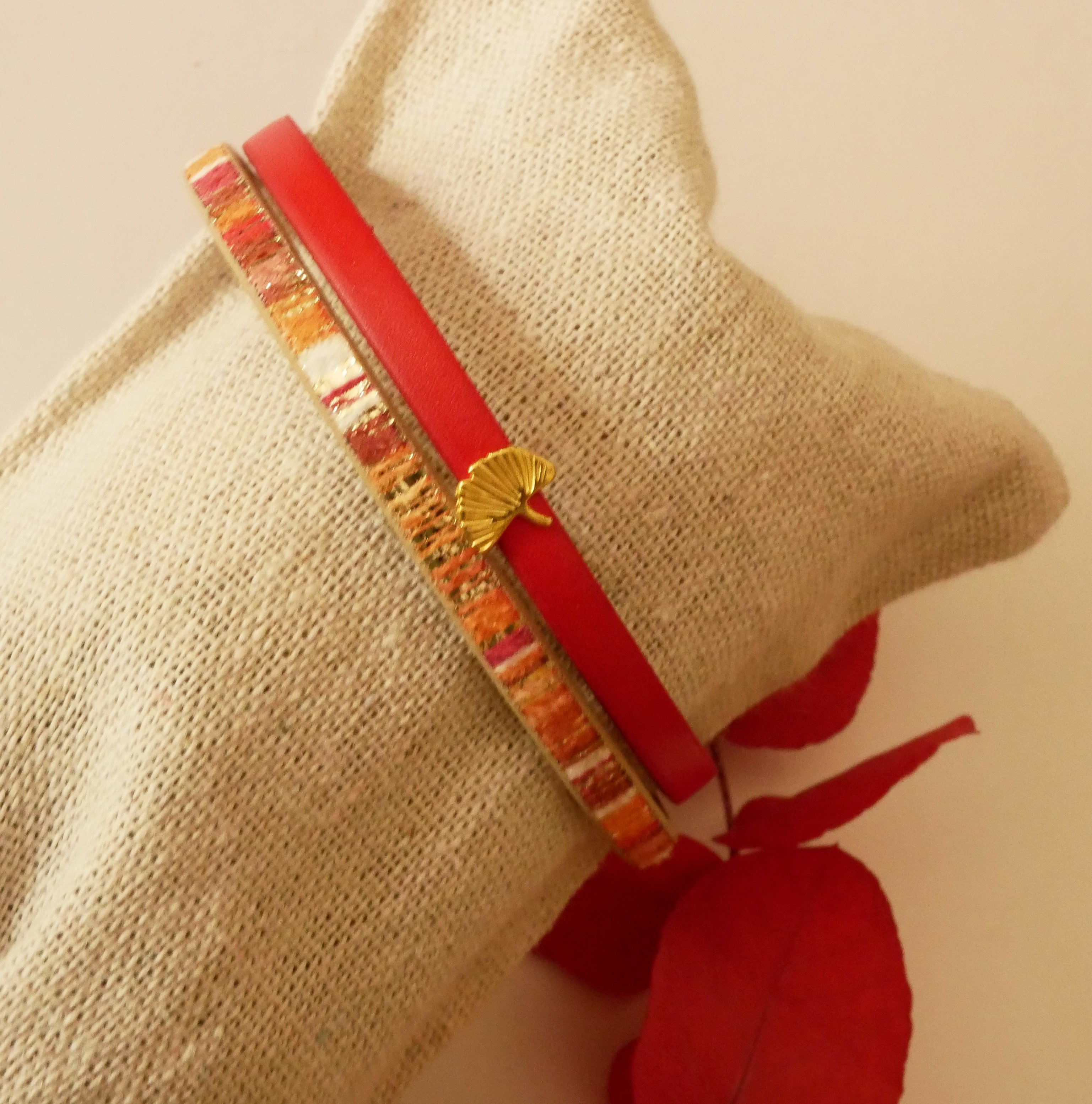 Rouget leather duo bracelet with golden glitter and Gingko decoration  