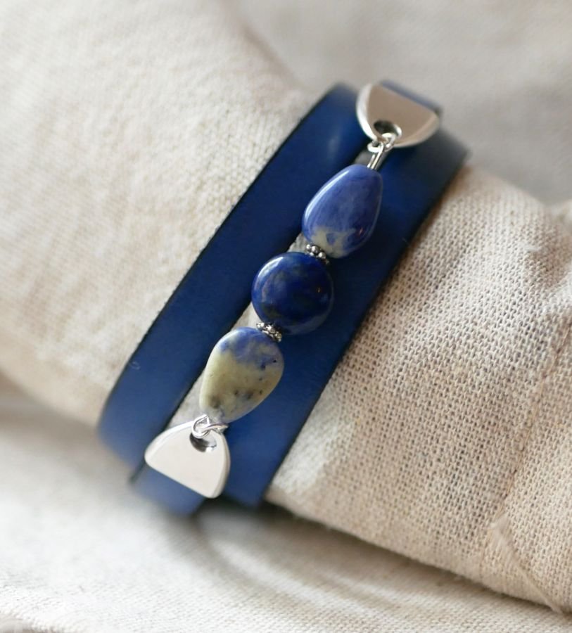 Leather and pearls bracelet woman Lapis Lazuli blue triple turns to personalize 