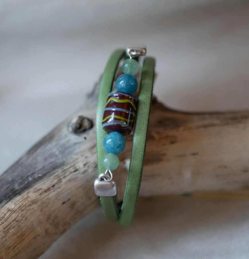 Turquoise green leather and Ceramic beads bracelet for women, to personalize 