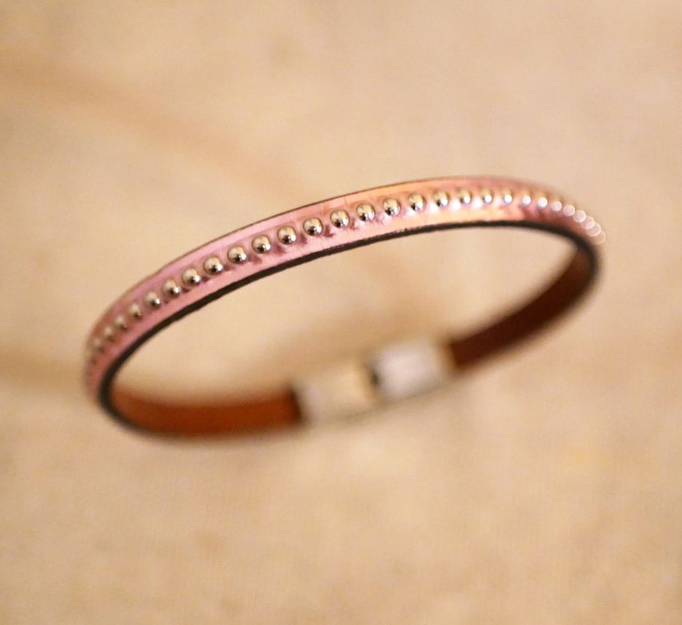 Pink leather bracelet with silver beads 