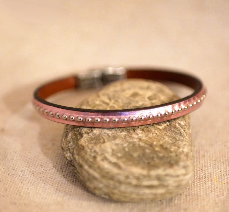 Pink leather bracelet with silver beads 