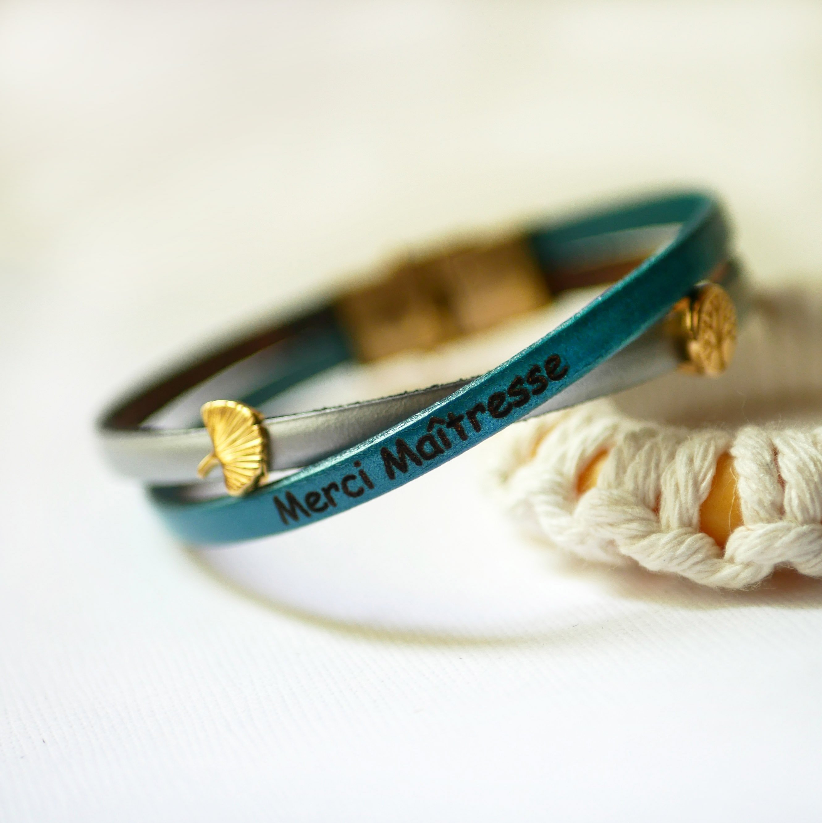 Woman's gold-plated Twist leather duo bracelet 